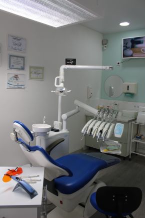 Лікування, протезування, зубні імпланти, дитяча стоматологія у клініці ГраДент